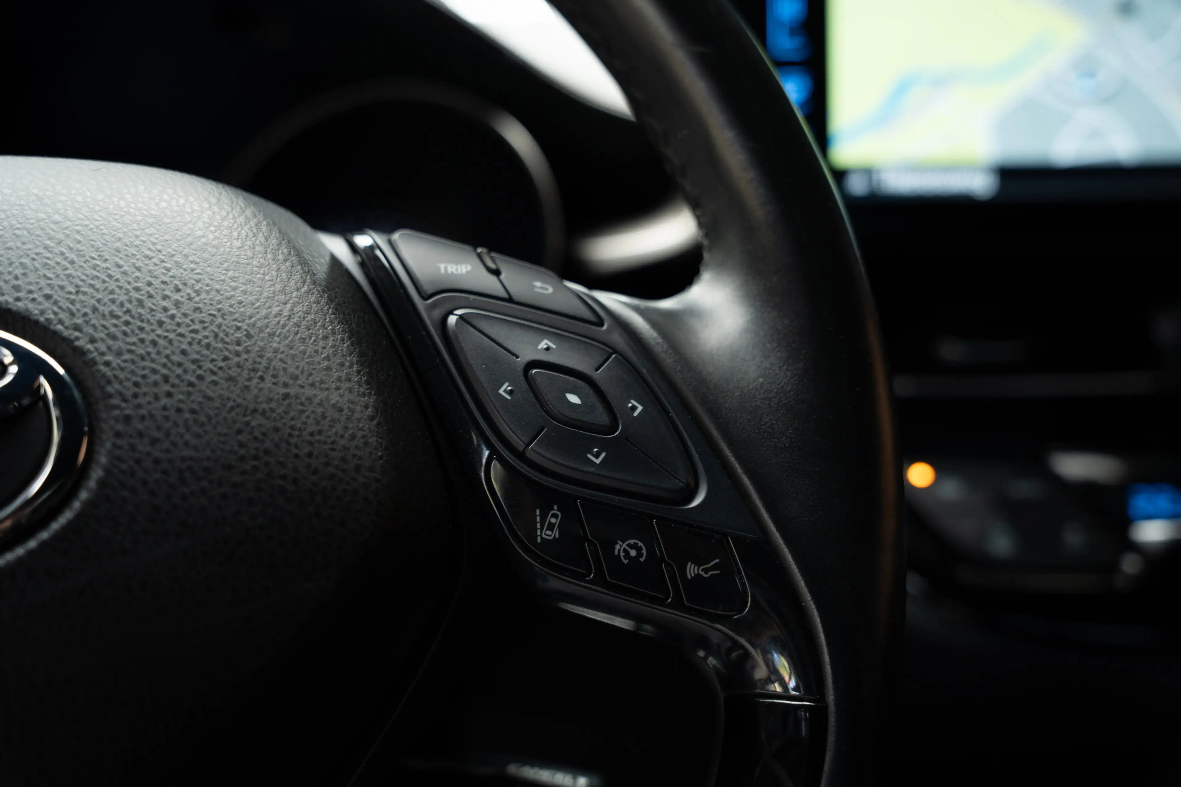 Toyota C-HR 1.8 Hybrid Dynamic Sport — photo 21