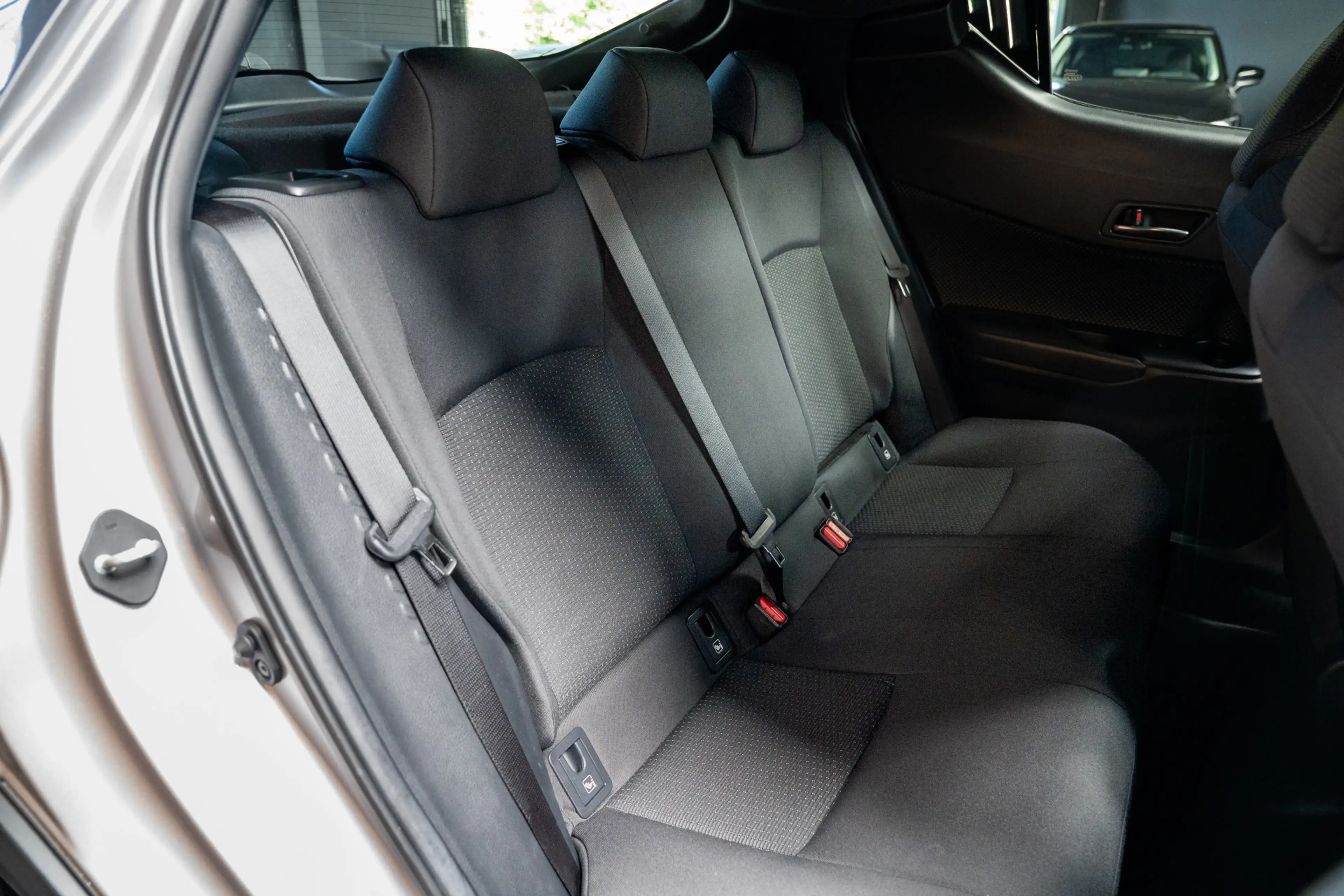 Toyota C-HR 1.8 Hybrid Dynamic Sport — photo 37