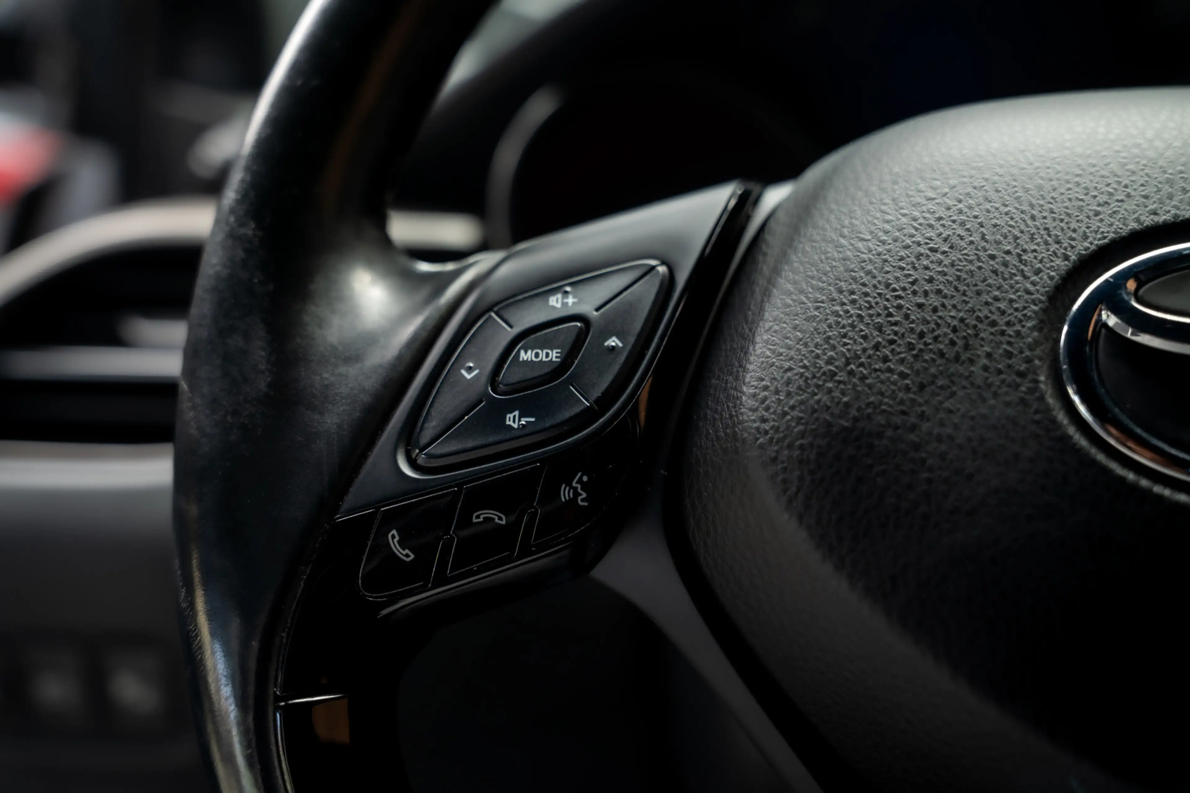 Toyota C-HR 1.8 Hybrid Dynamic Sport — photo 20