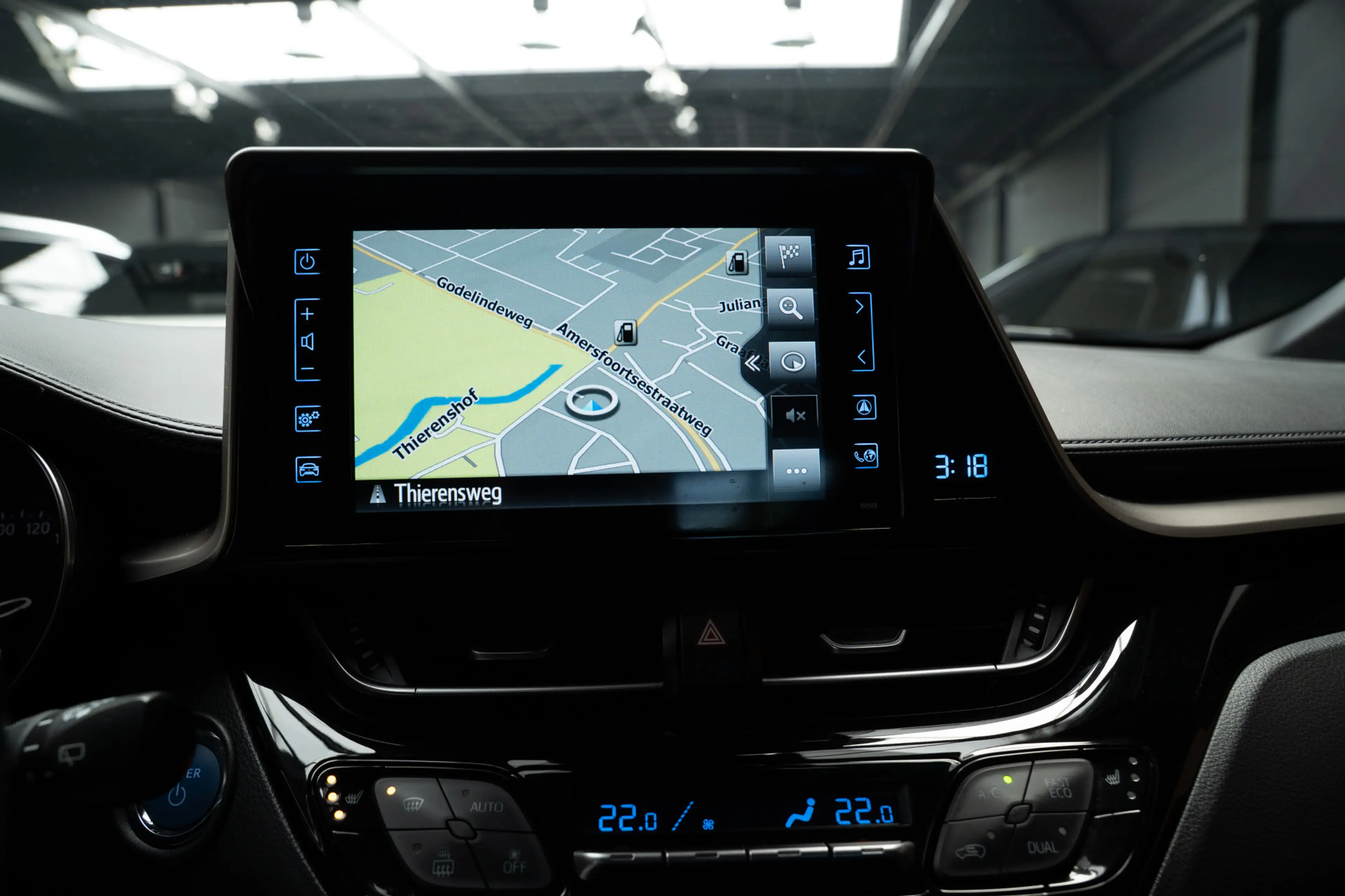 Toyota C-HR 1.8 Hybrid Dynamic Sport — photo 27