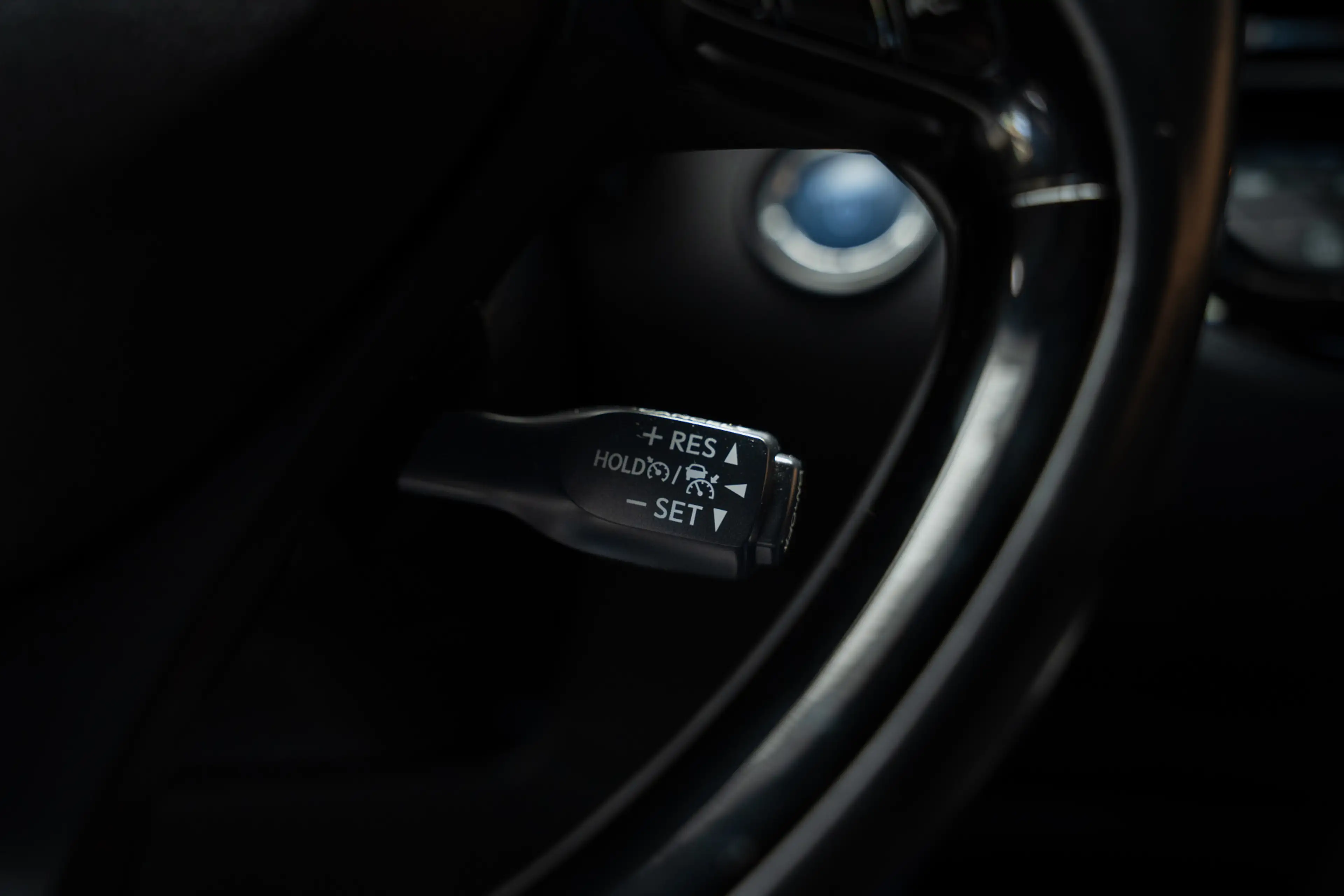 Toyota C-HR 1.8 Hybrid Dynamic Sport — photo 36