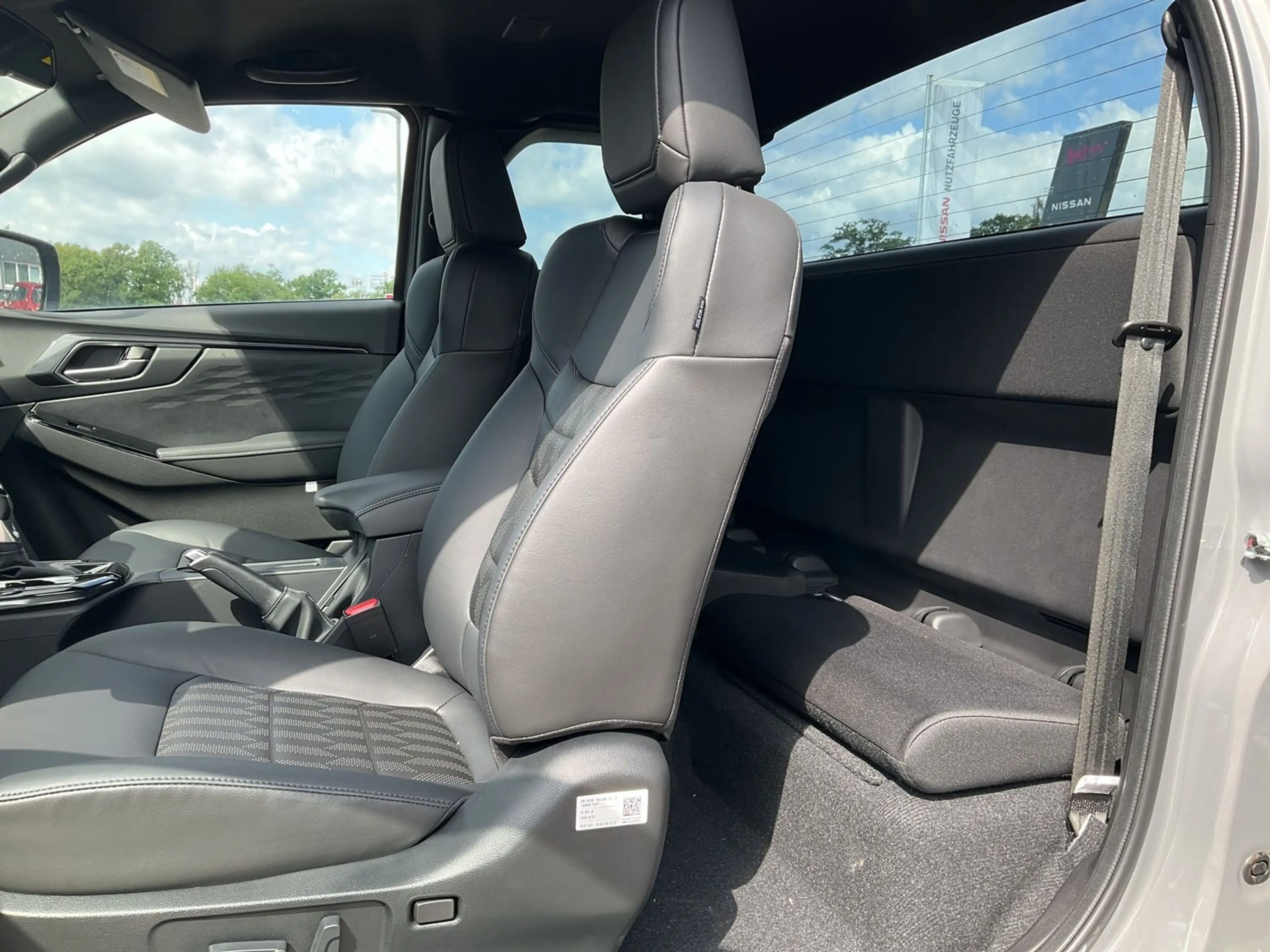 Isuzu D-Max Space Cab 1,9l 4x4 163PS AT - V-Cross — photo 10