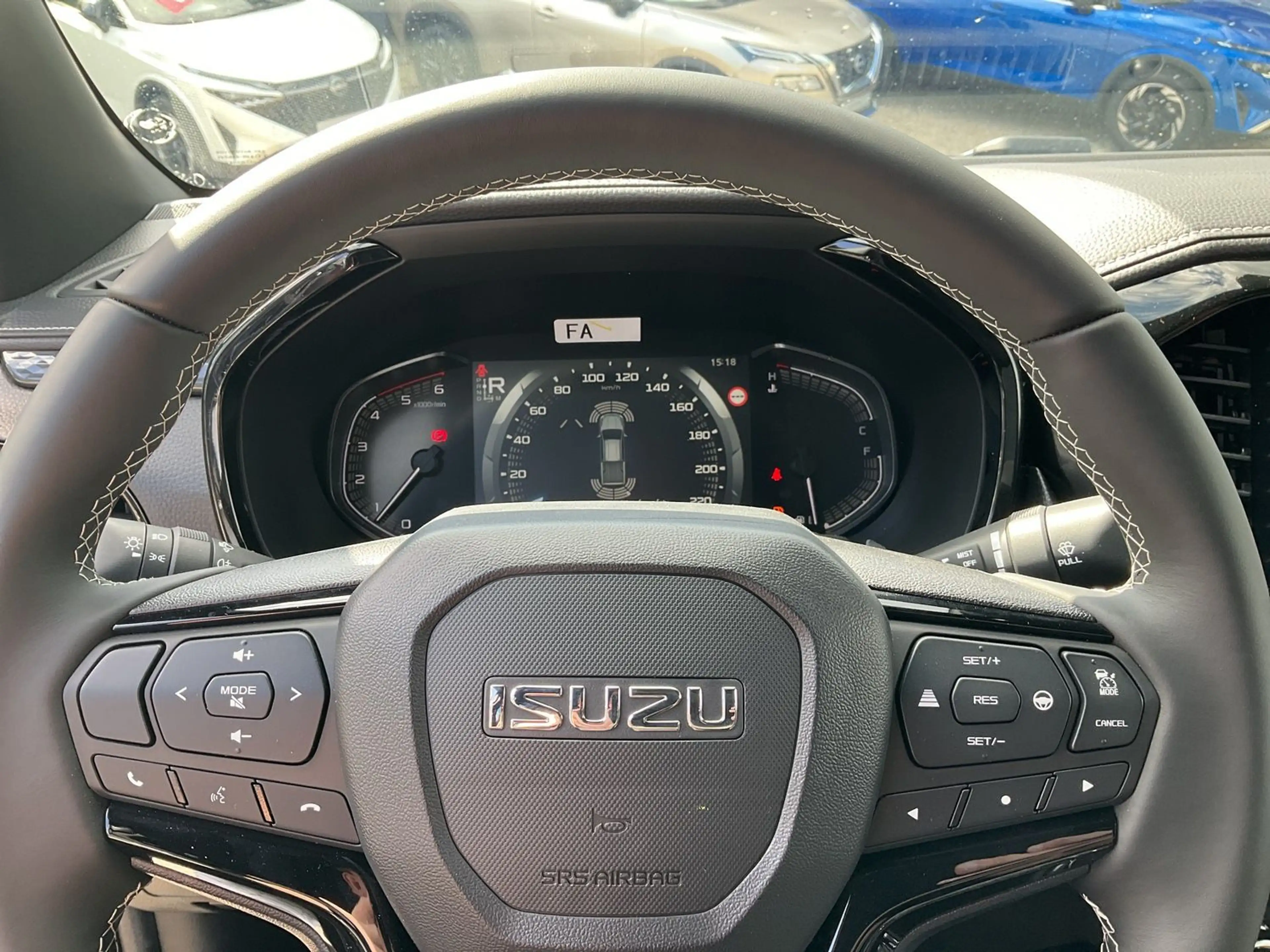Isuzu D-Max Space Cab 1,9l 4x4 163PS AT - V-Cross — photo 12