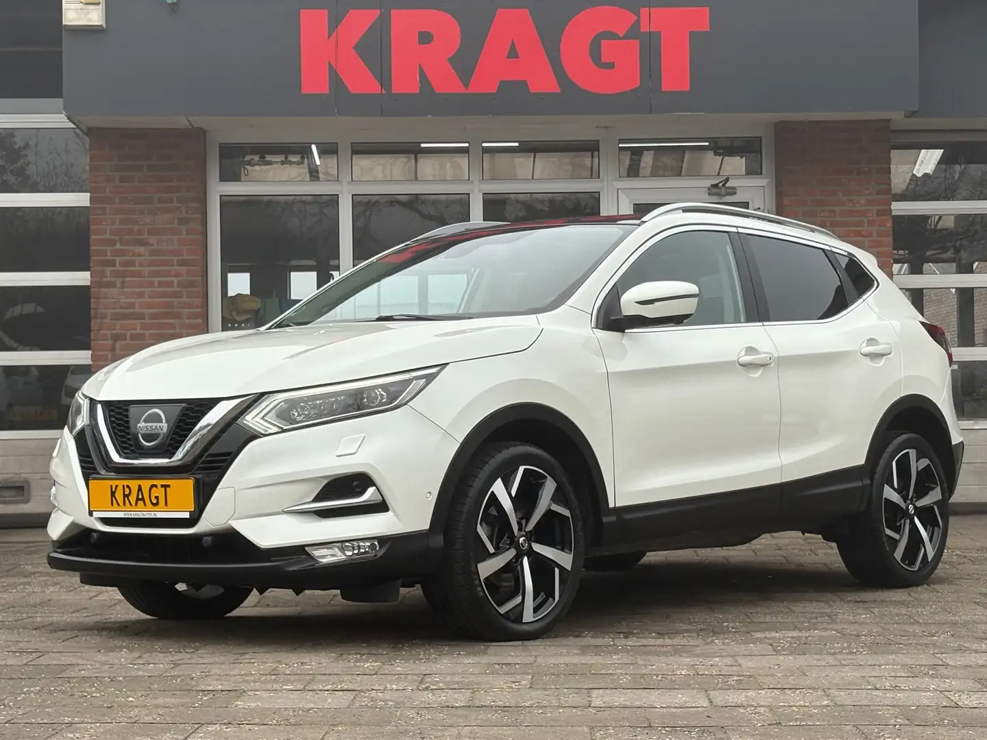 Nissan Qashqai Tekna 1.2 116 pk - Panoramadak - 19" LMV - LED - Bianco - 1
