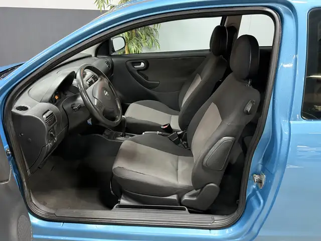 Opel Corsa view 8
