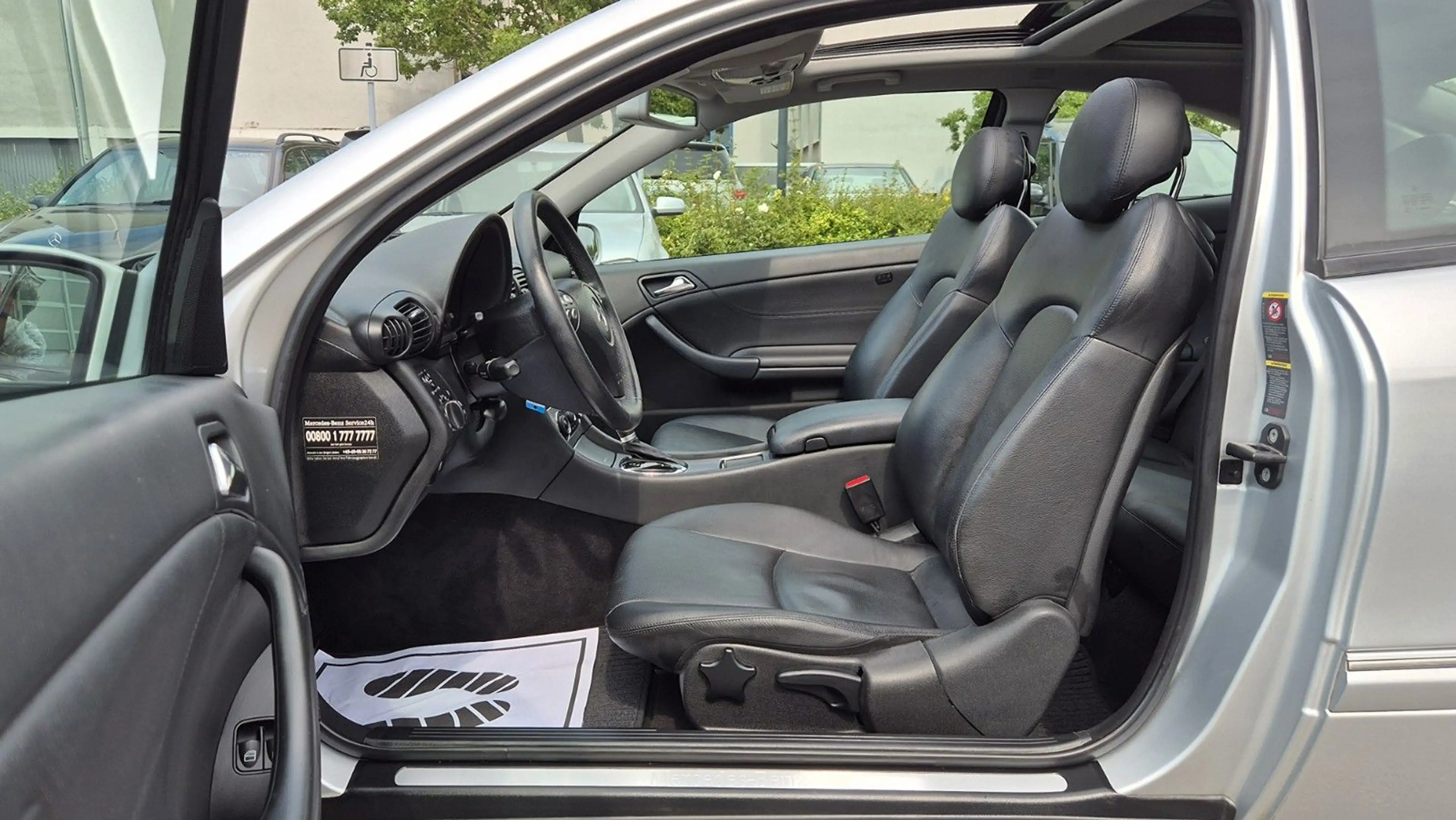 Mercedes-Benz C 350 Coupe AUT. /PANO/NAVI/LEEDER/AHK/PDC/SHZ — photo 11