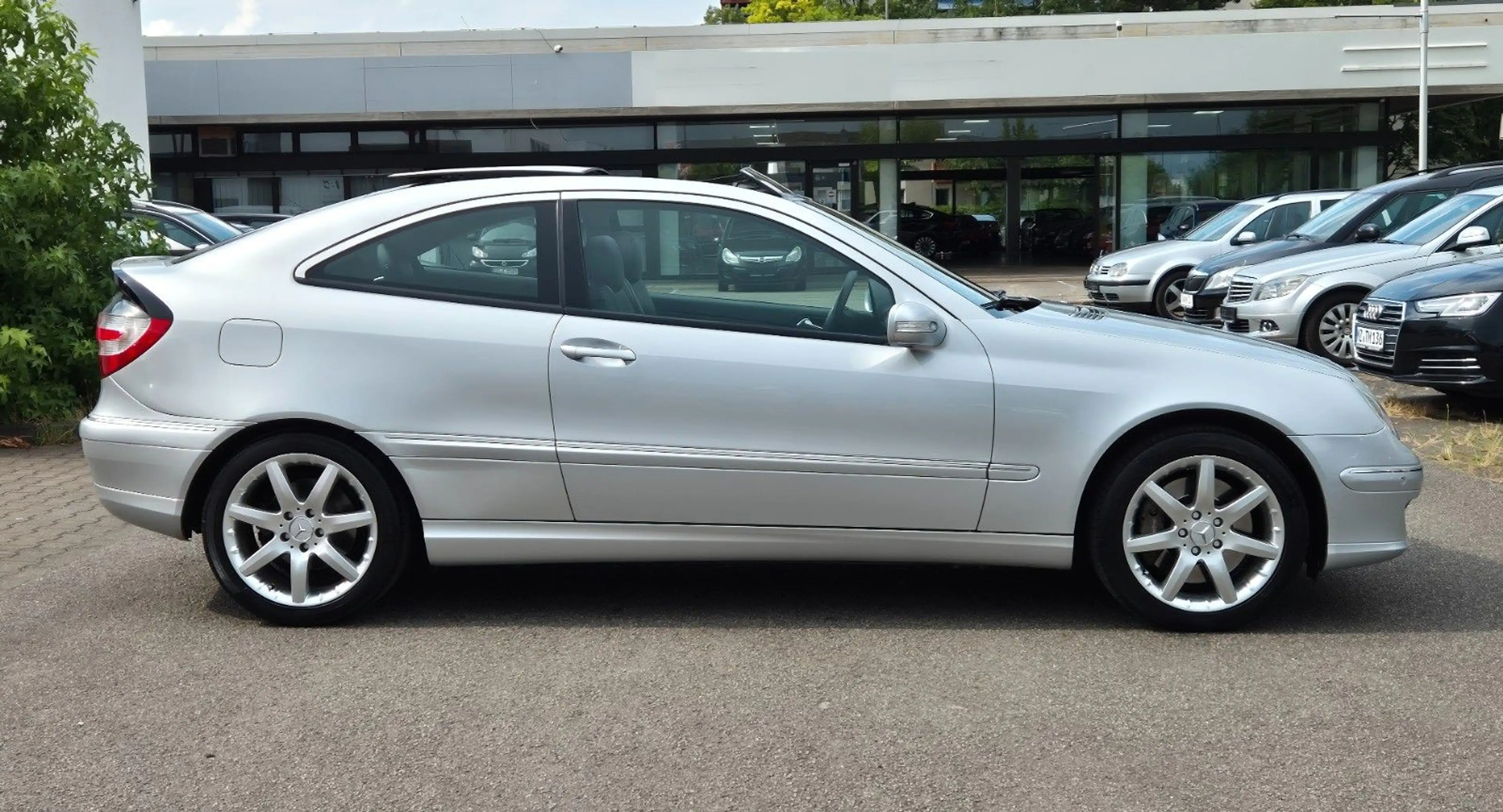 Mercedes-Benz C 350 Coupe AUT. /PANO/NAVI/LEEDER/AHK/PDC/SHZ — photo 6