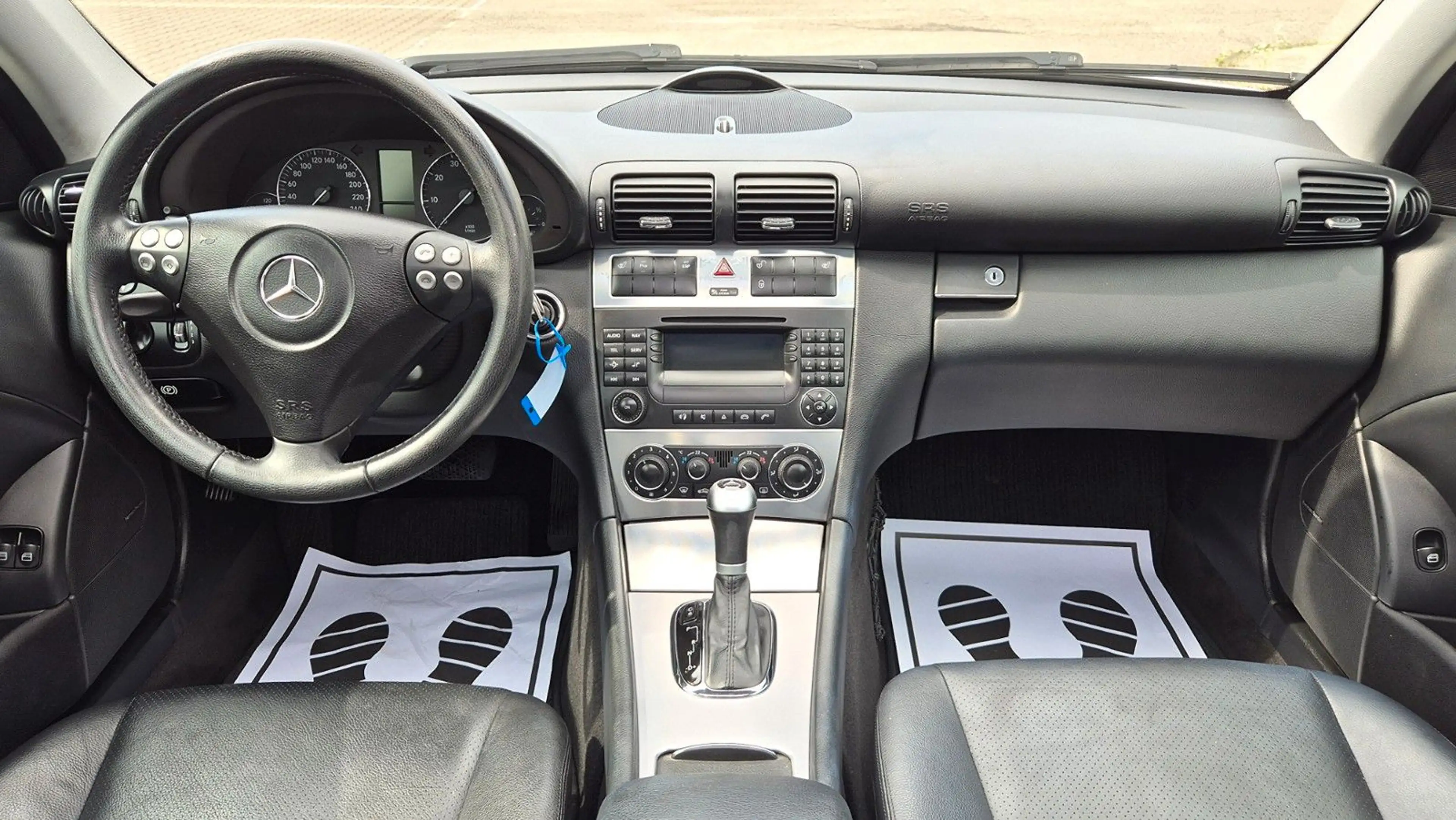 Mercedes-Benz C 350 Coupe AUT. /PANO/NAVI/LEEDER/AHK/PDC/SHZ — photo 8