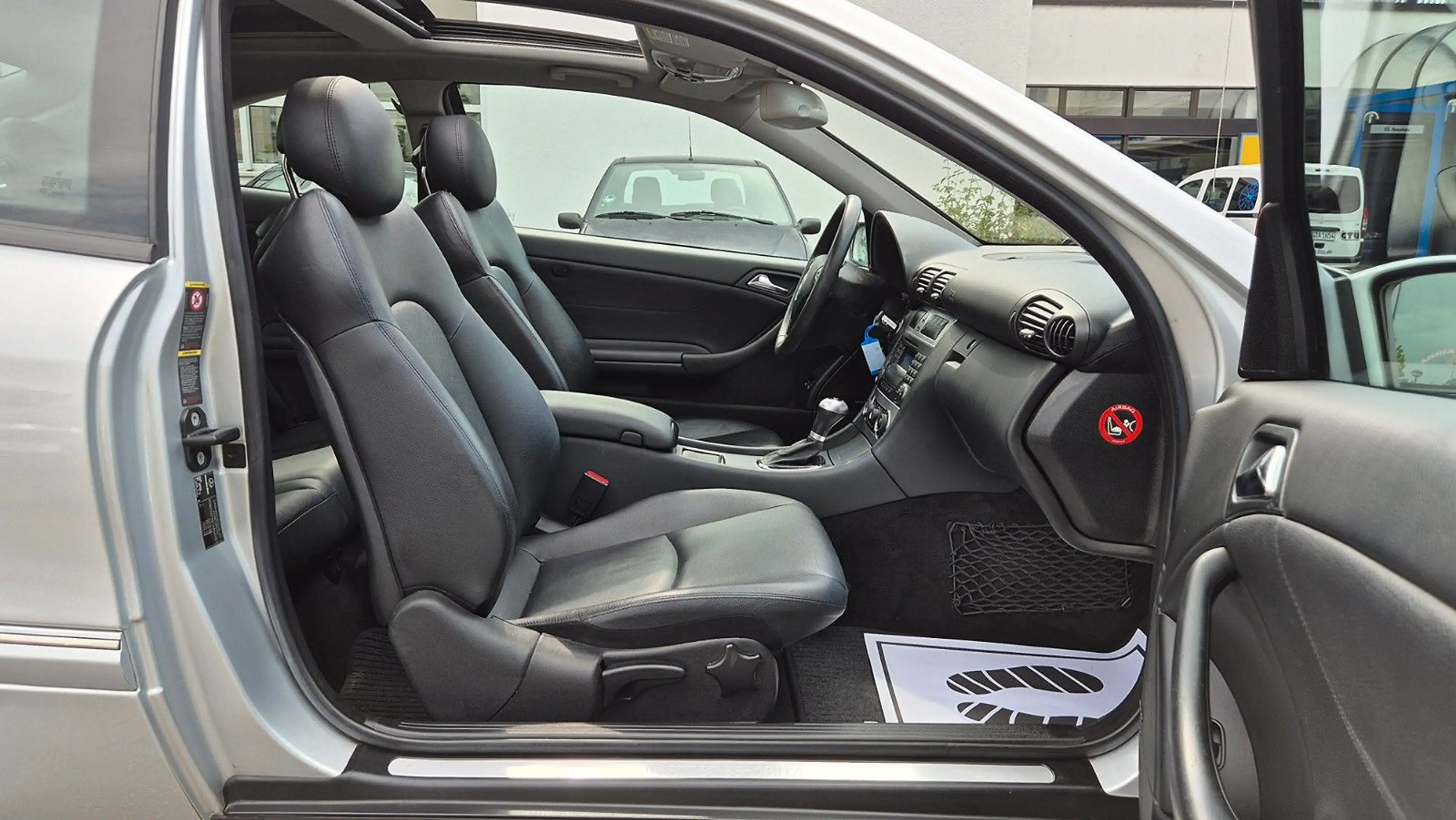 Mercedes-Benz C 350 Coupe AUT. /PANO/NAVI/LEEDER/AHK/PDC/SHZ — photo 12