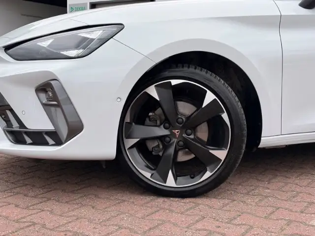 Cupra Leon view 7