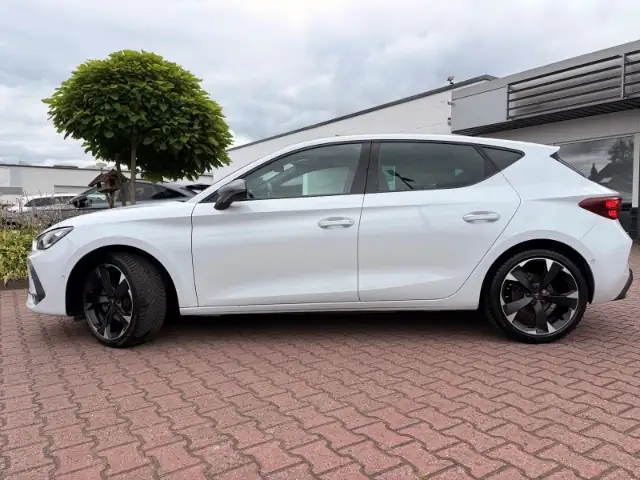 Cupra Leon view 6