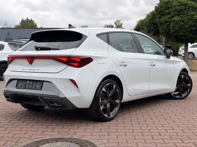 Cupra Leon view 4