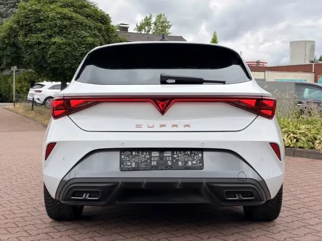 Cupra Leon view 5