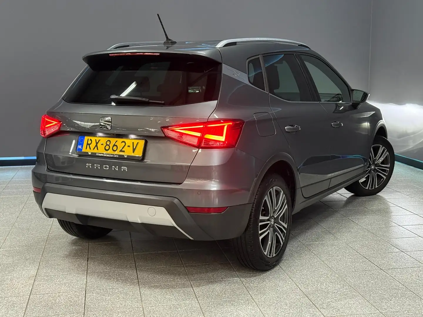 SEAT Arona 1.0 TSI Xcellence Launch Edition CarPlay|Camera|Ke Grau - 2