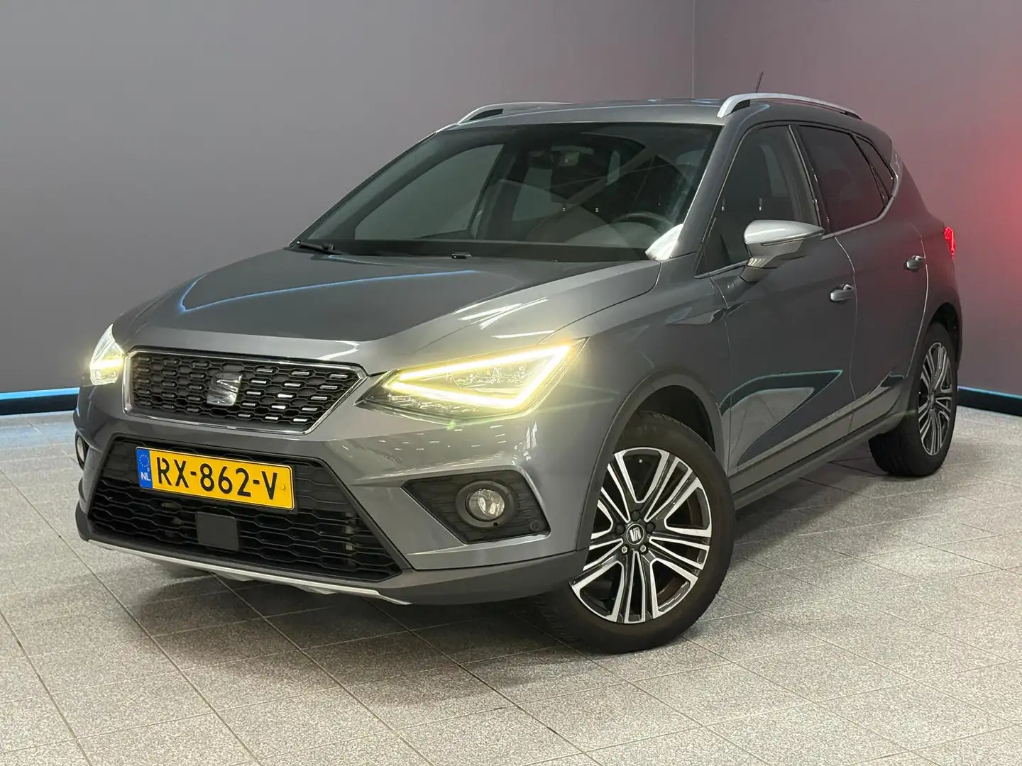 SEAT Arona 1.0 TSI Xcellence Launch Edition CarPlay|Camera|Ke Grau - 1