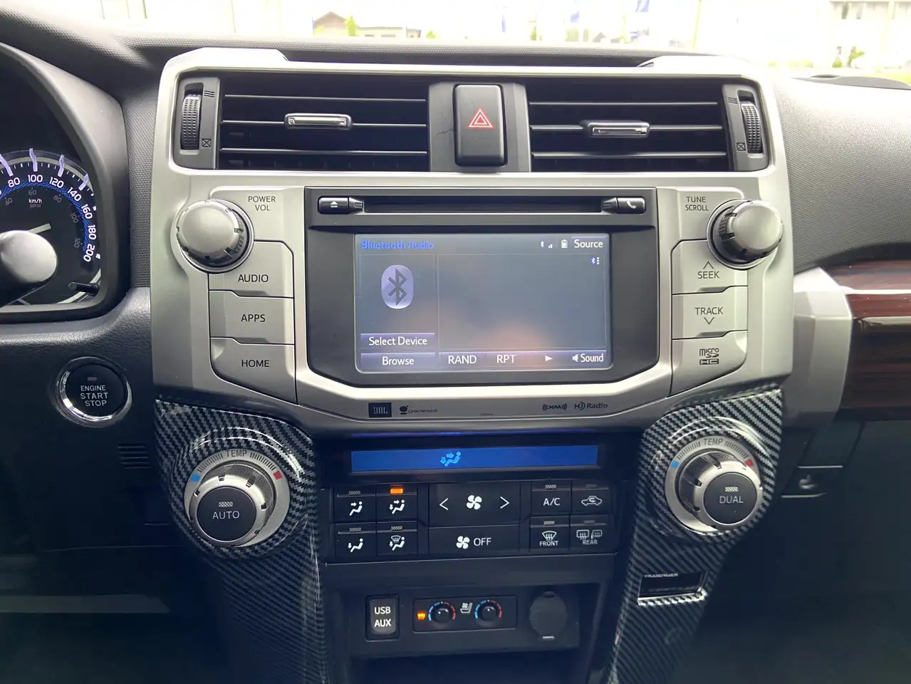 Toyota 4-Runner снимка Toyota 4-Runner