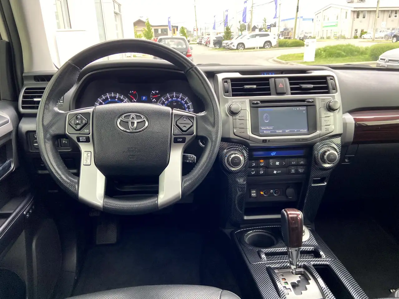 Toyota 4-Runner снимка Toyota 4-Runner
