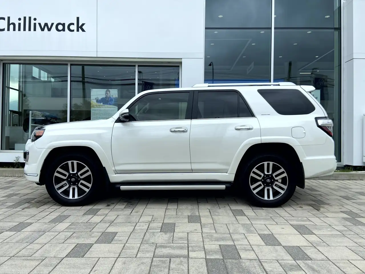 Toyota 4-Runner снимка Toyota 4-Runner