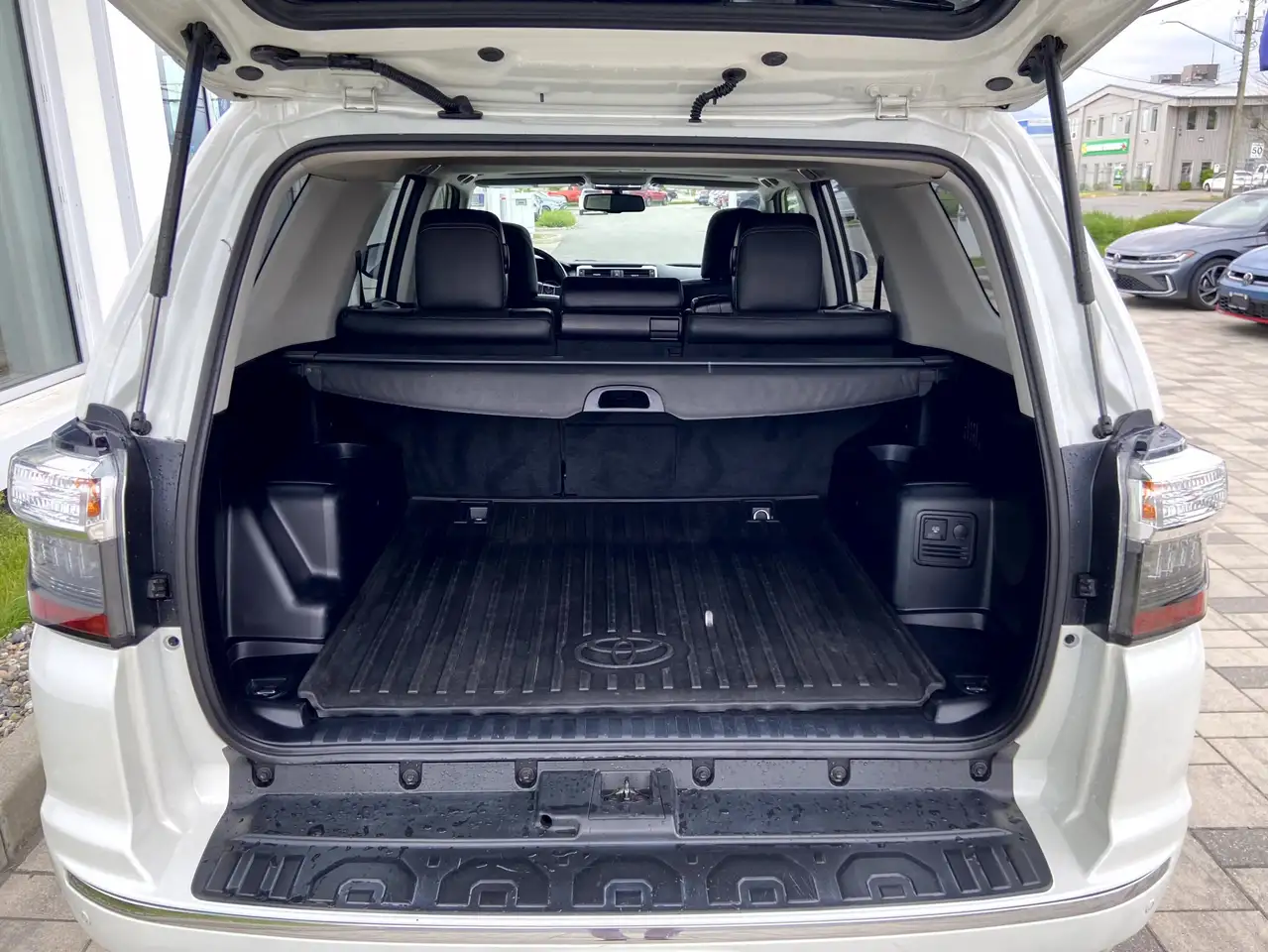 Toyota 4-Runner снимка Toyota 4-Runner