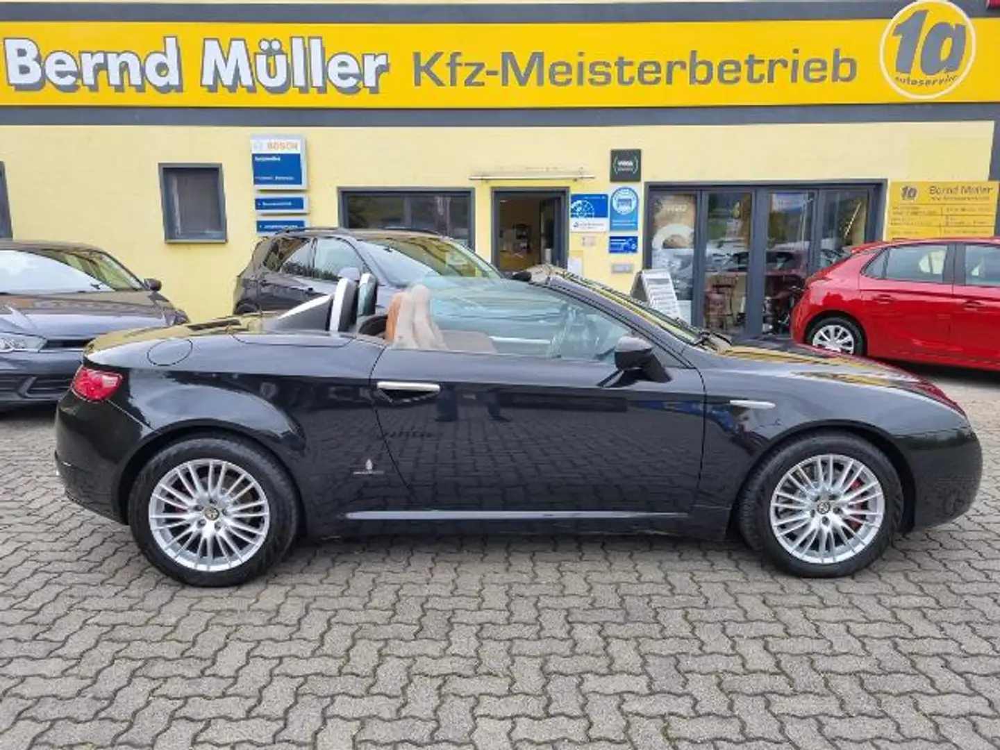 Alfa Romeo Spider 2.2 JTS 16V Leder Navi Bi-Xenon Noir - 1