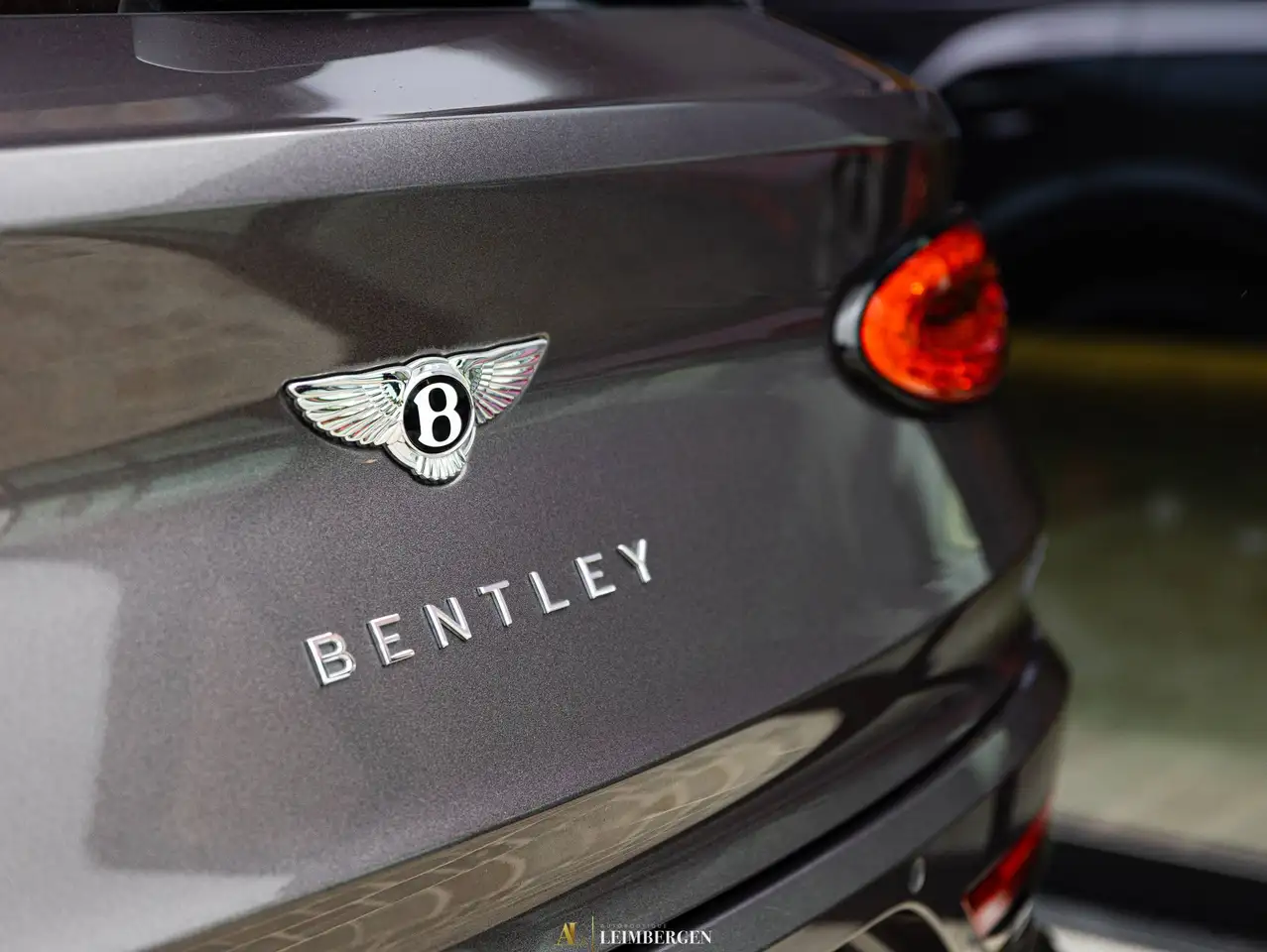 Bentley Bentayga 2024 — фото 13