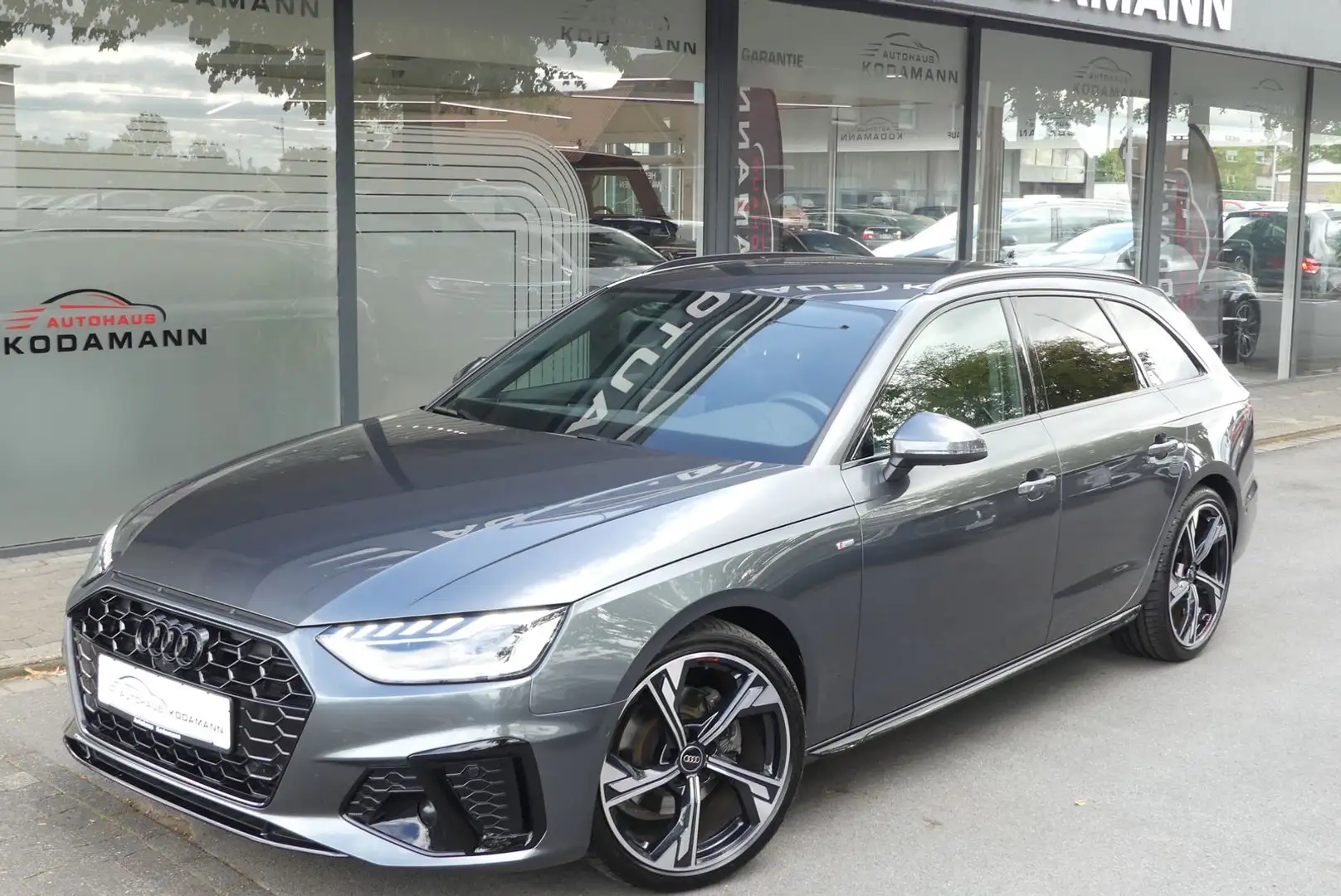 Audi A4 35 TFSI*ACC*AHK*360°Cam*S-Line Competition* Grau - 2