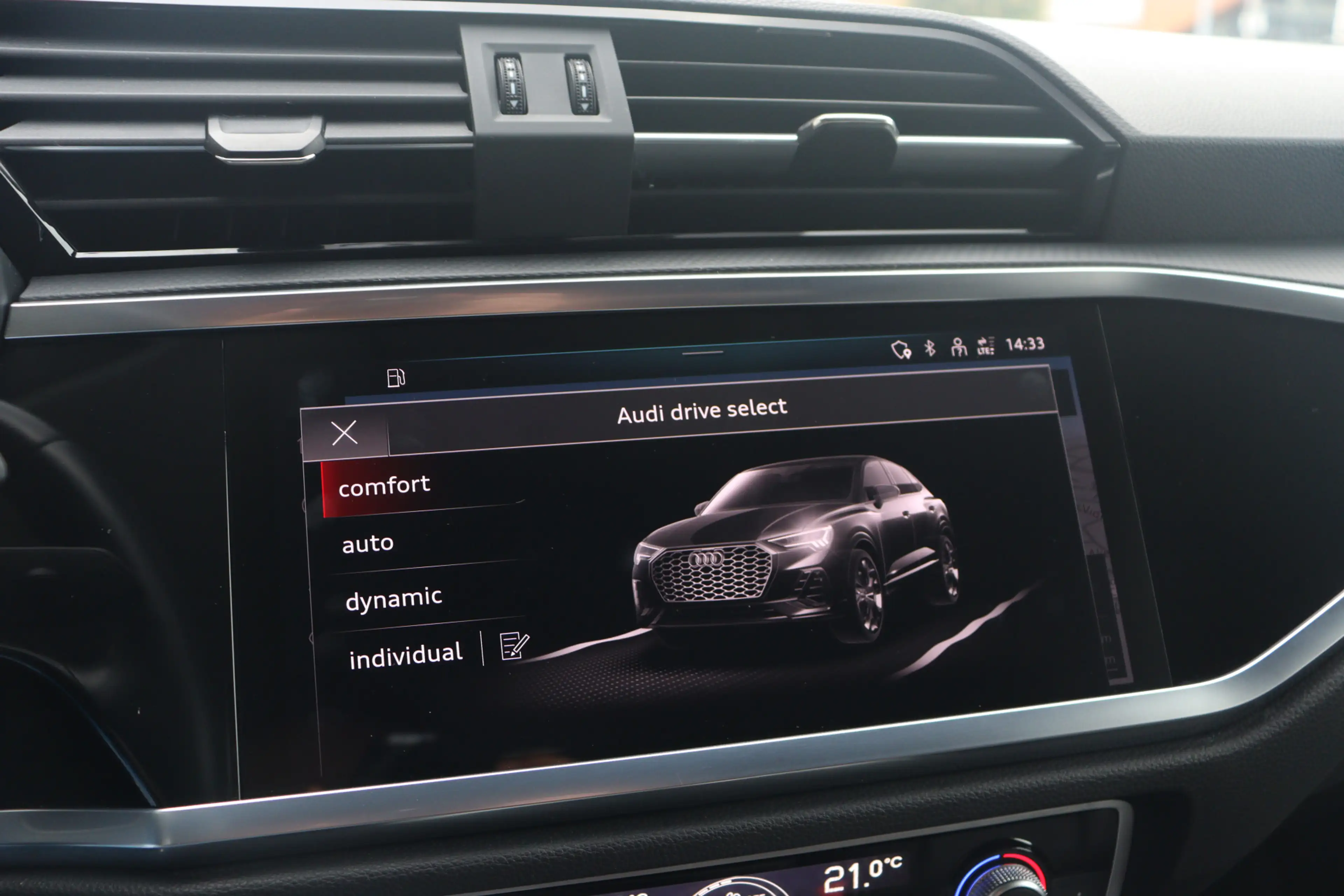 Audi Q3 Sportback 45 TFSI e Business Edition | Leder | Cam — photo 24