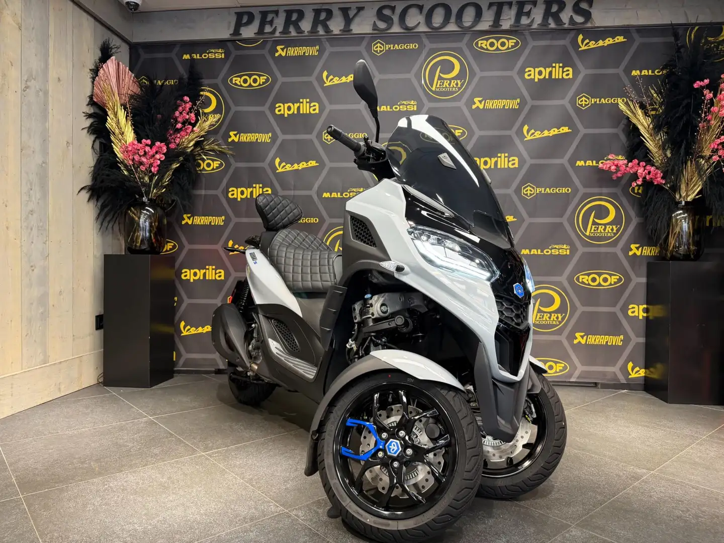 Piaggio MP3 310 Scooter HPE Sport EURO5+ SPECIAL EDITION! Grijs - 1
