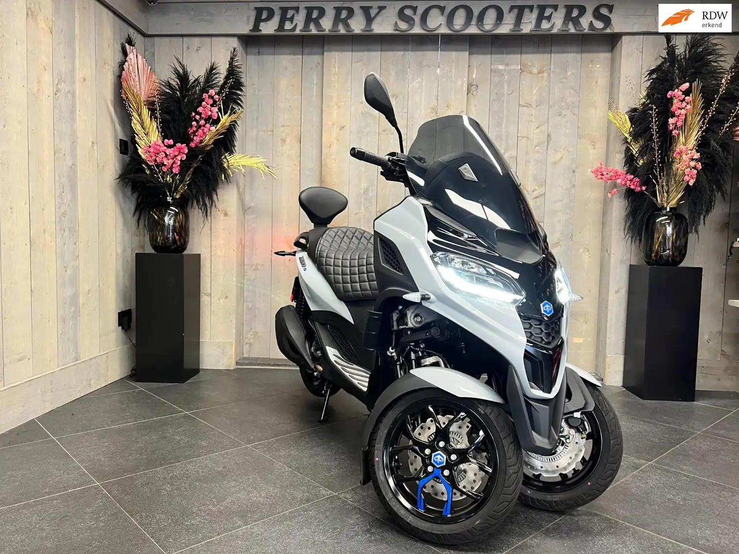 Piaggio MP3 310 Scooter HPE Sport EURO5+ SPECIAL EDITION! Grijs - 1
