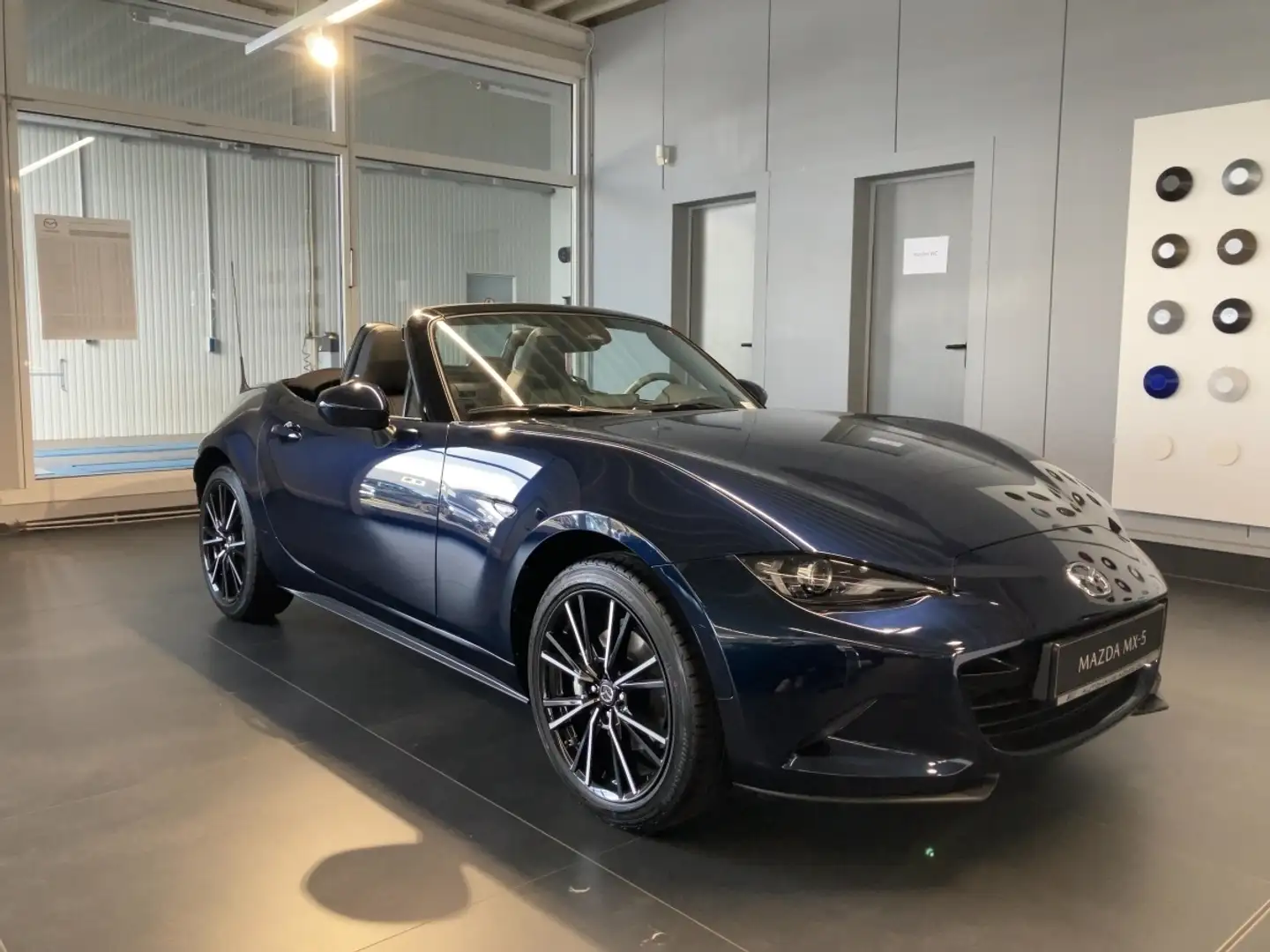 Mazda MX-5 2.0L SKYACTIV-G 184 RWD Exclusive-Line Blau - 2