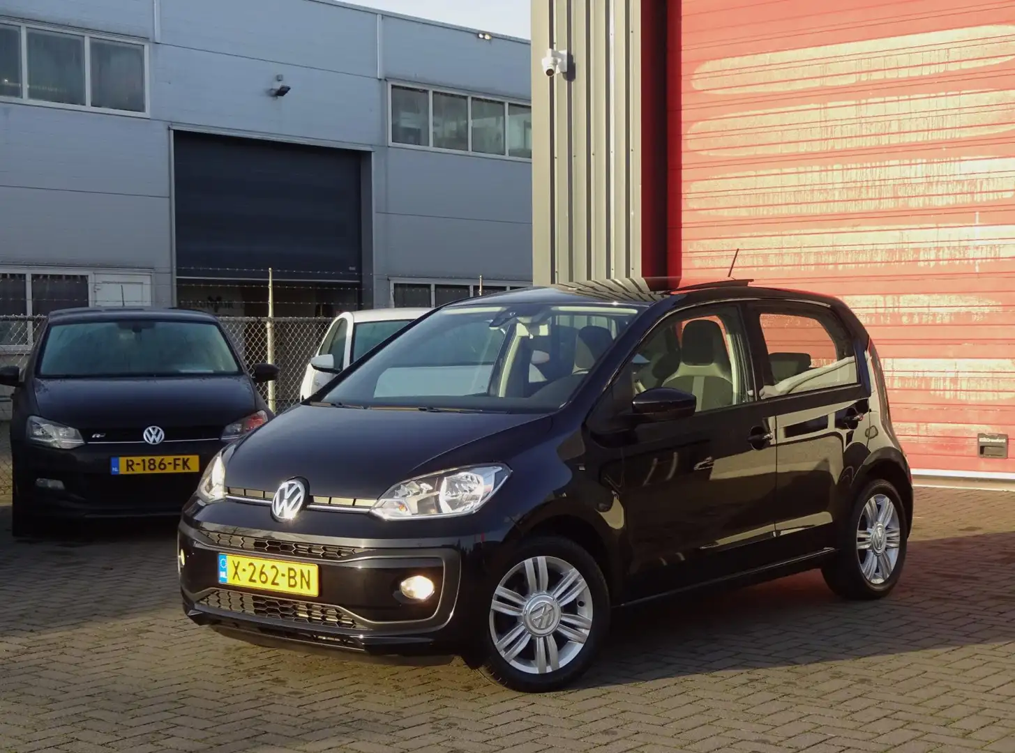 Volkswagen up! 1.0 BMT high up!Pano-Dak,Cruise Noir - 1