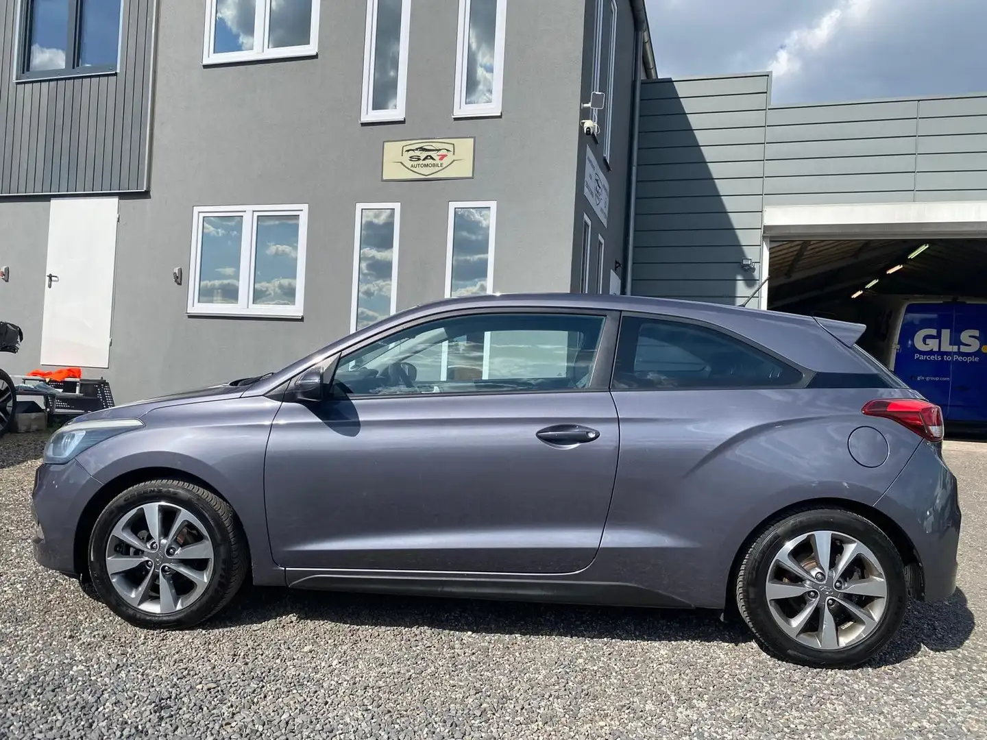 Hyundai i20 Coupe Trend*1.HD*TüvNeu*LHZ*SHZ*Klima* - 1