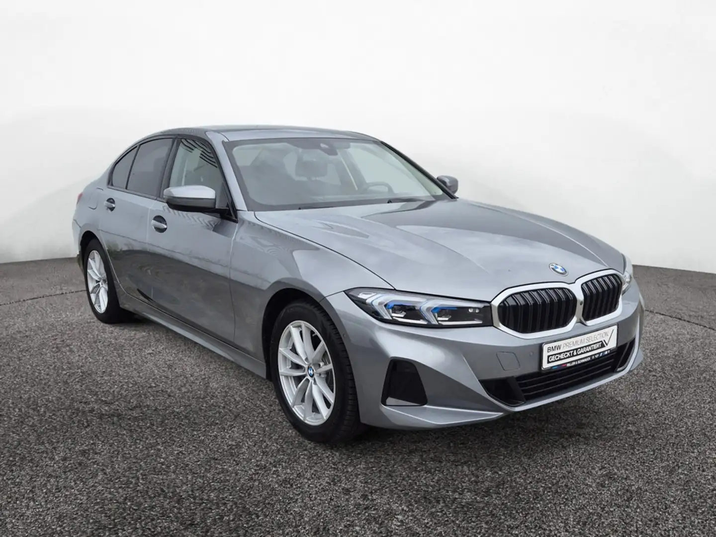 BMW 318 i HUD+360°KAM+LED+NAVI+SHZG Grau - 2