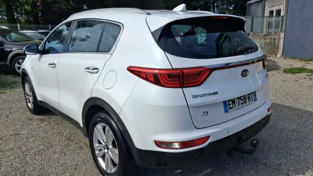 Kia Sportage view 3
