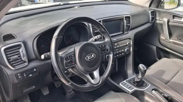 Kia Sportage view 8