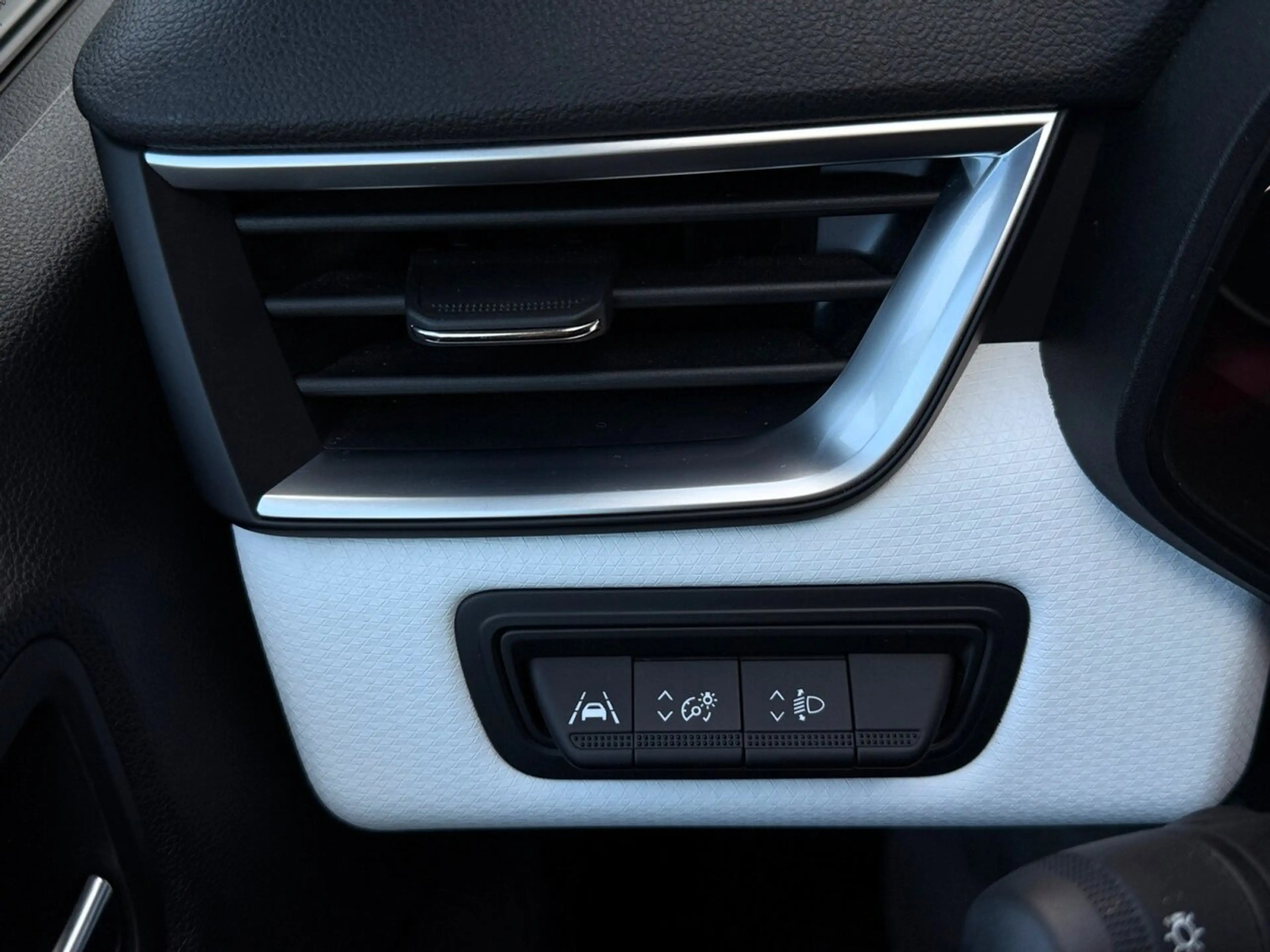 Renault Clio 1.0 TCe 90 Evolution 5d + Navi + Look 16inch — photo 24