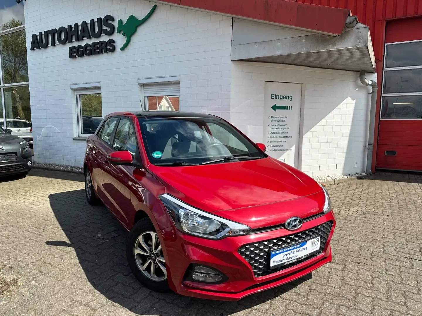Hyundai i20 Trend/PANO/SHZ/LRHZ/TEMP/PDC Rot - 1