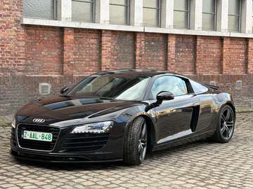 R8 4.2 FSI quattro R tronic