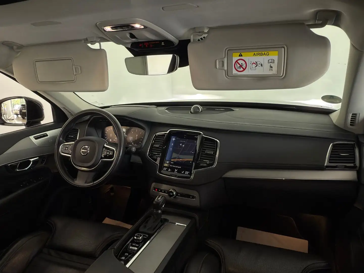 Volvo XC90 D5 AWD Inscription 7-Sitze|PANO|AHK|1-HAND| Schwarz - 2