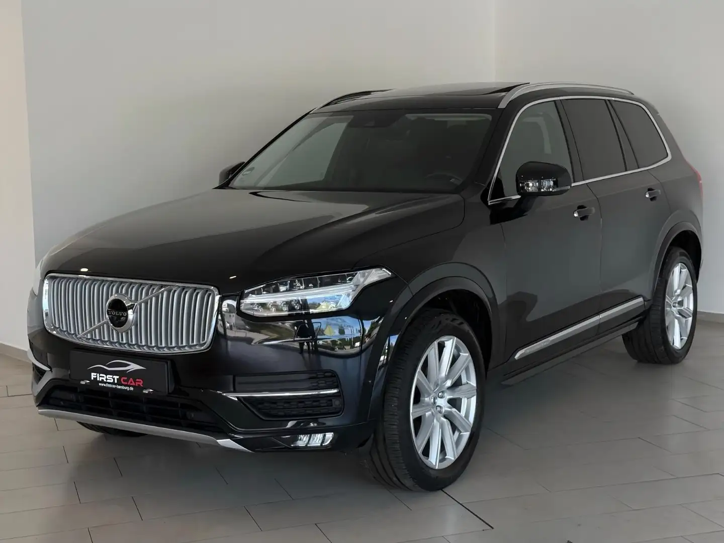 Volvo XC90 D5 AWD Inscription 7-Sitze|PANO|AHK|1-HAND| Schwarz - 1