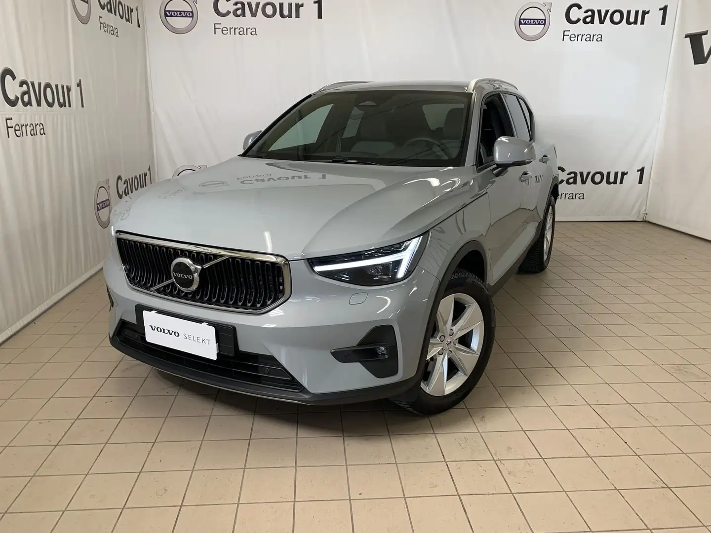 Volvo XC40 XC40 B3 automatico Core Grigio - 1