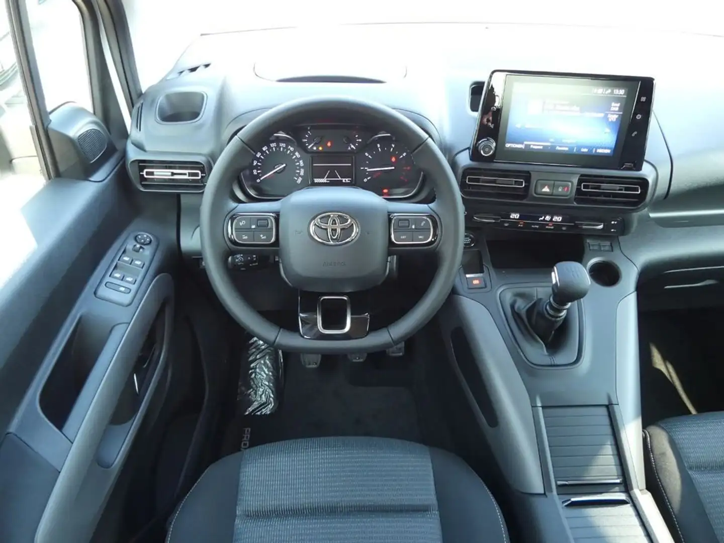 Toyota Proace City Verso 1.2 110 CV S&S Short D Alb - 1