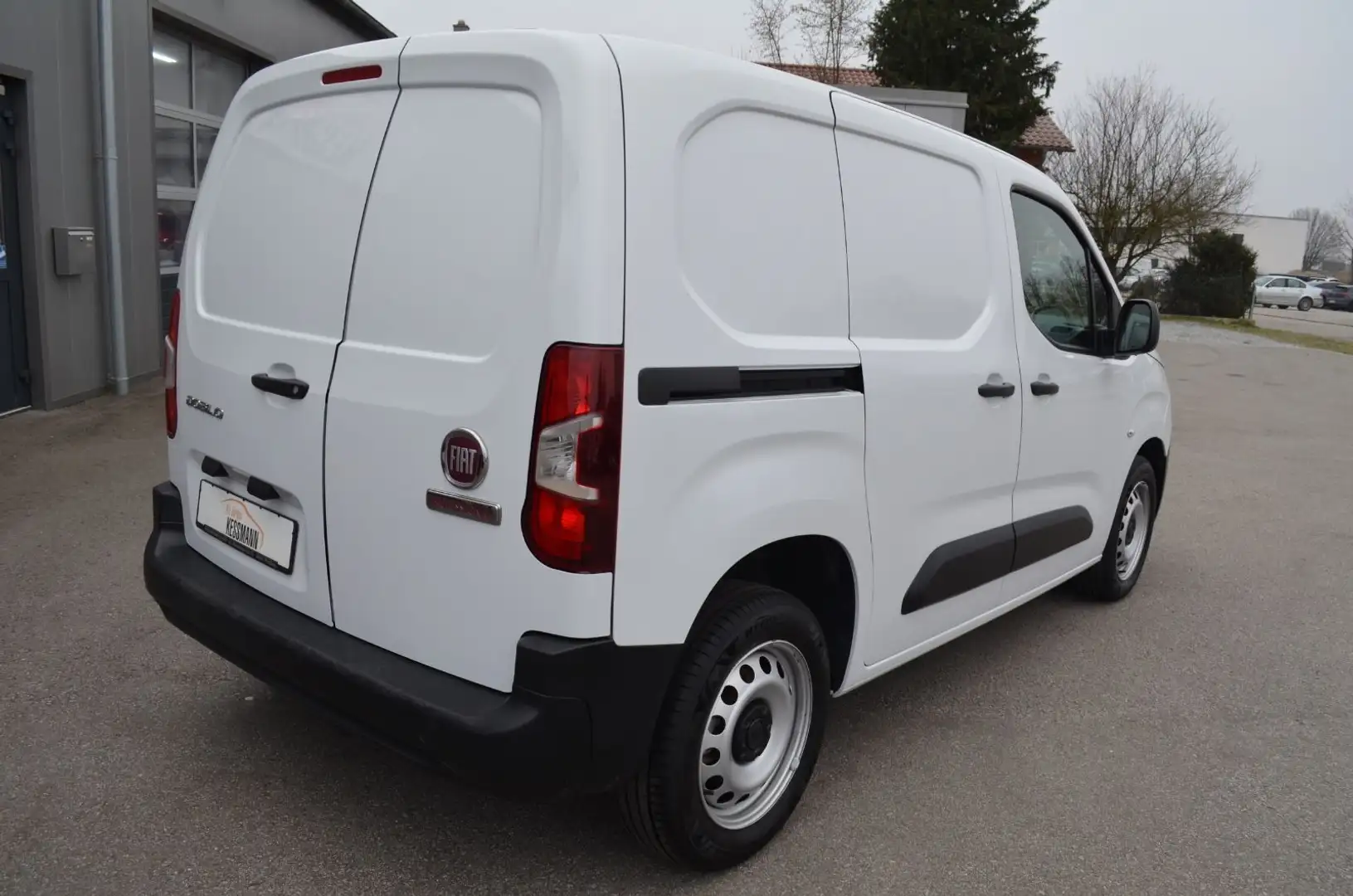 Fiat Doblo Kasten L1 1.5 BlueHDi Klimaautom. AHk Weiß - 2