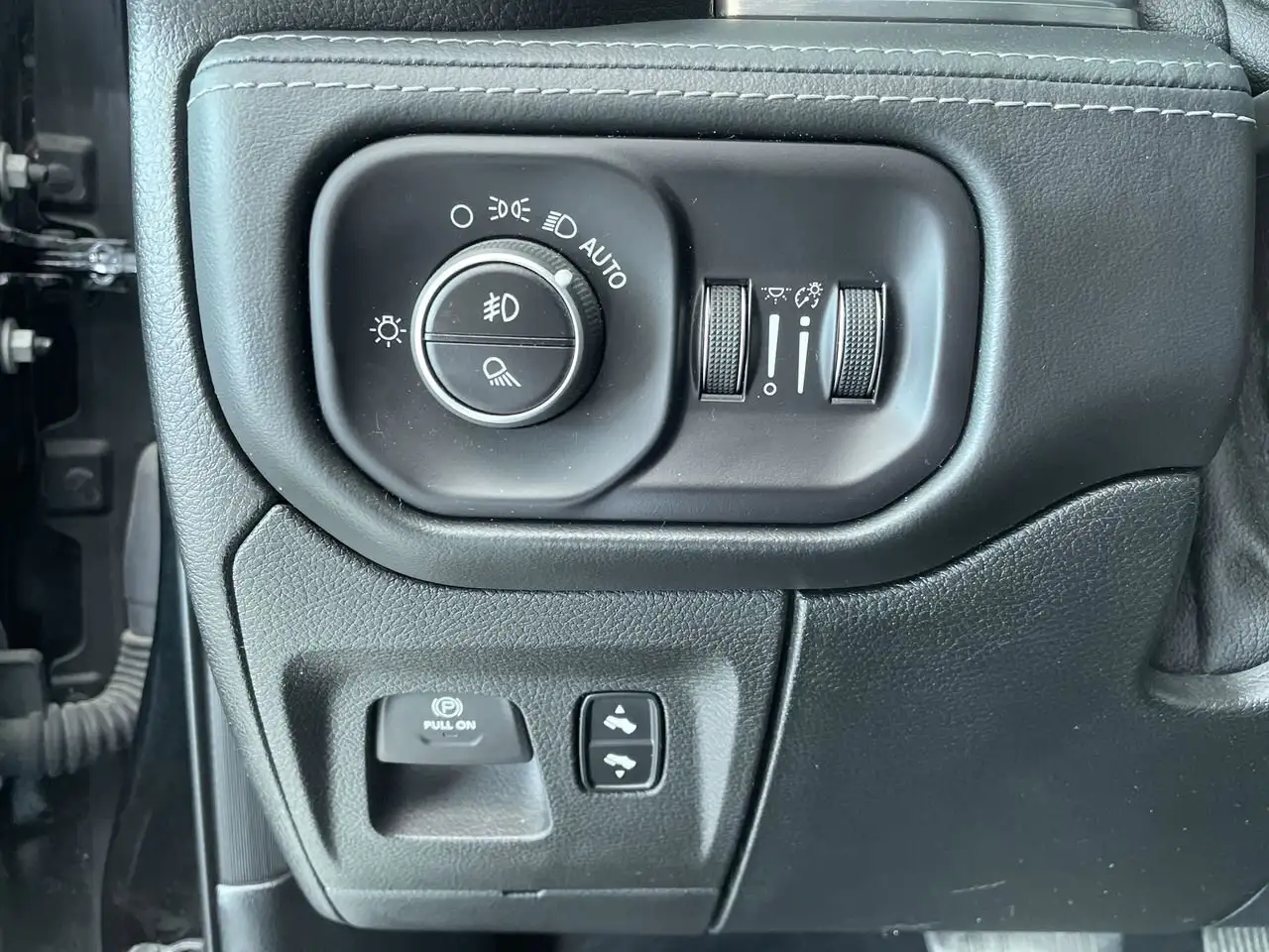 RAM 1500 photo RAM 1500
