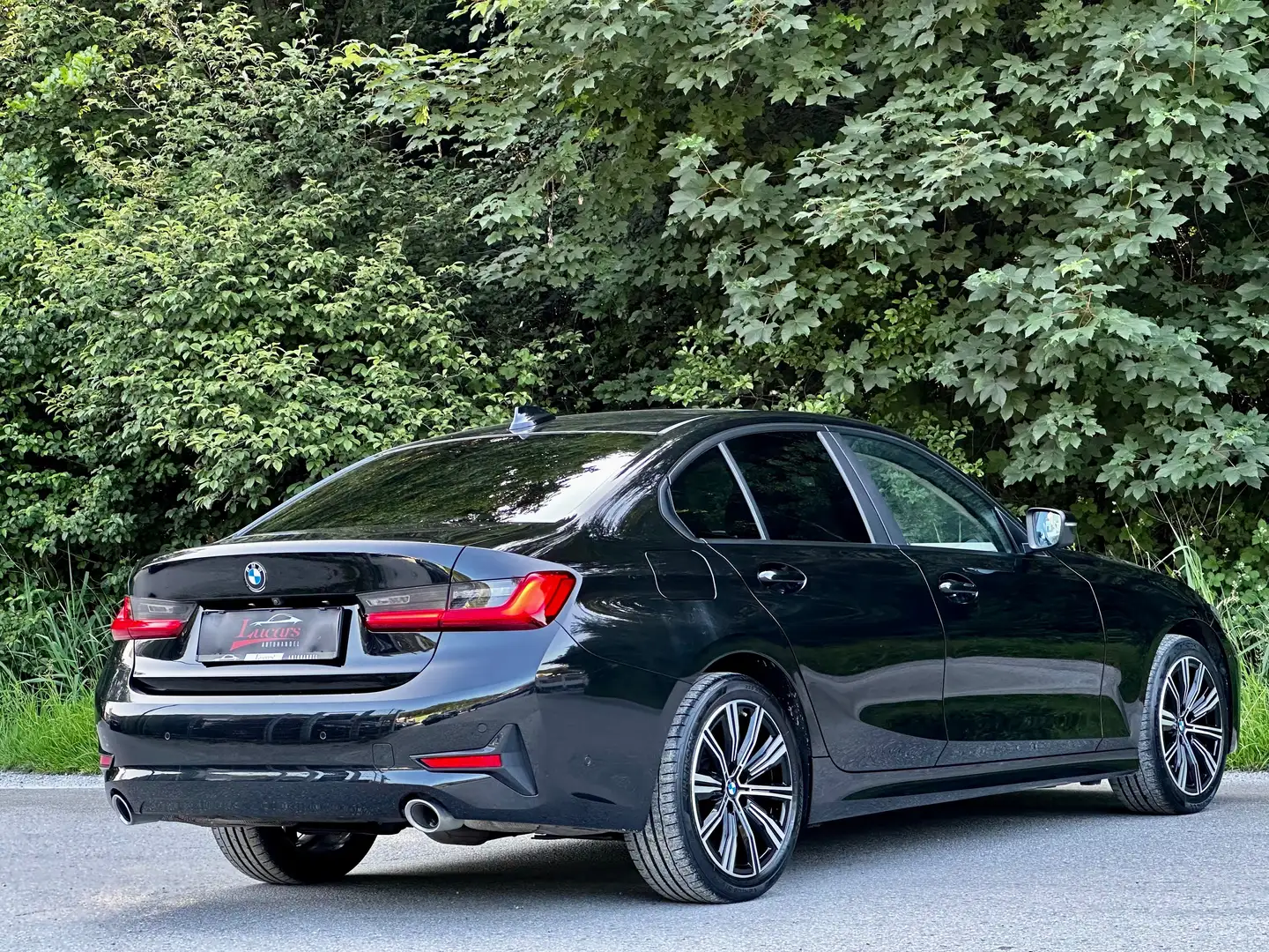 BMW 320 d xDrive Limousine Aut *ACC*SPUR*LED*NAVI*1.Besitz Schwarz - 2