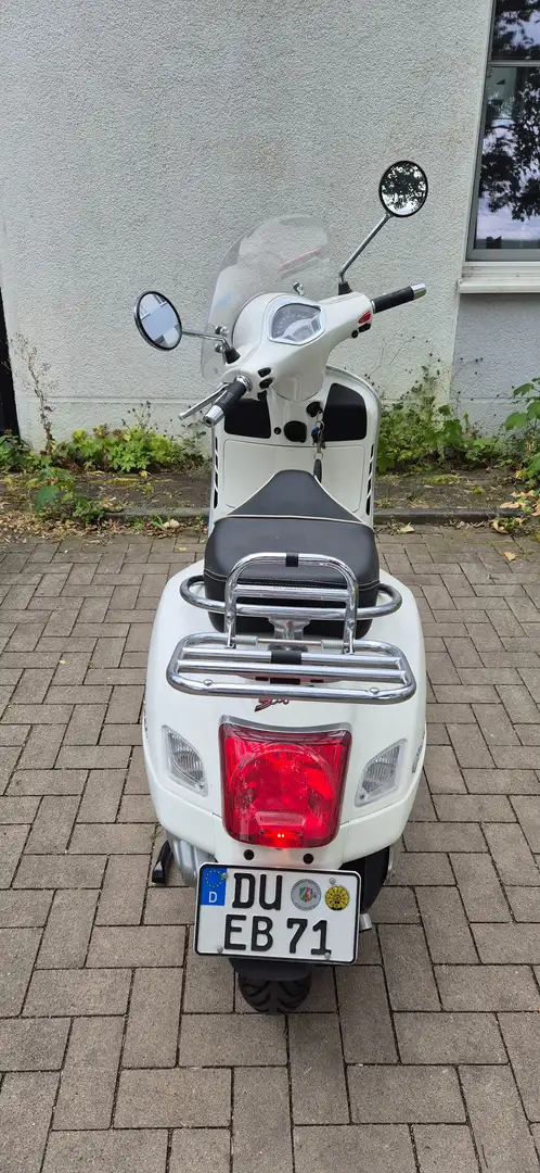 Vespa 125 GTS Super Sport Blanc - 1