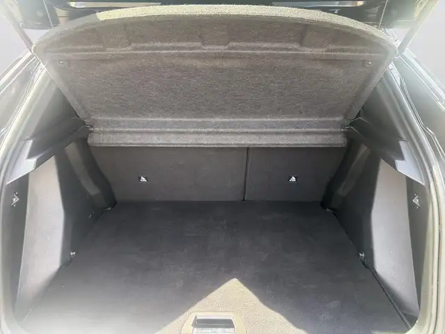 Peugeot 2008 view 8