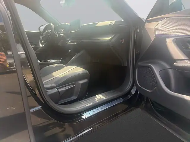 Peugeot 2008 view 12