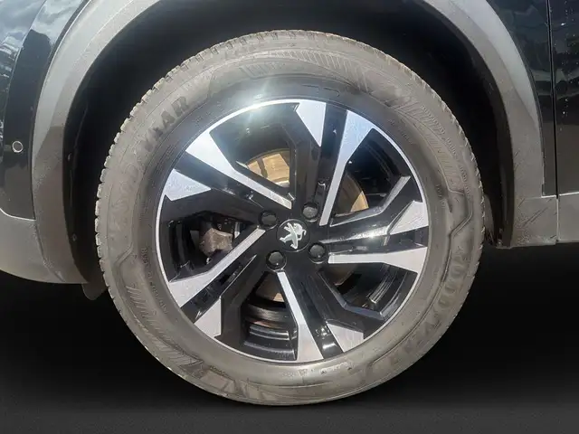 Peugeot 2008 view 9