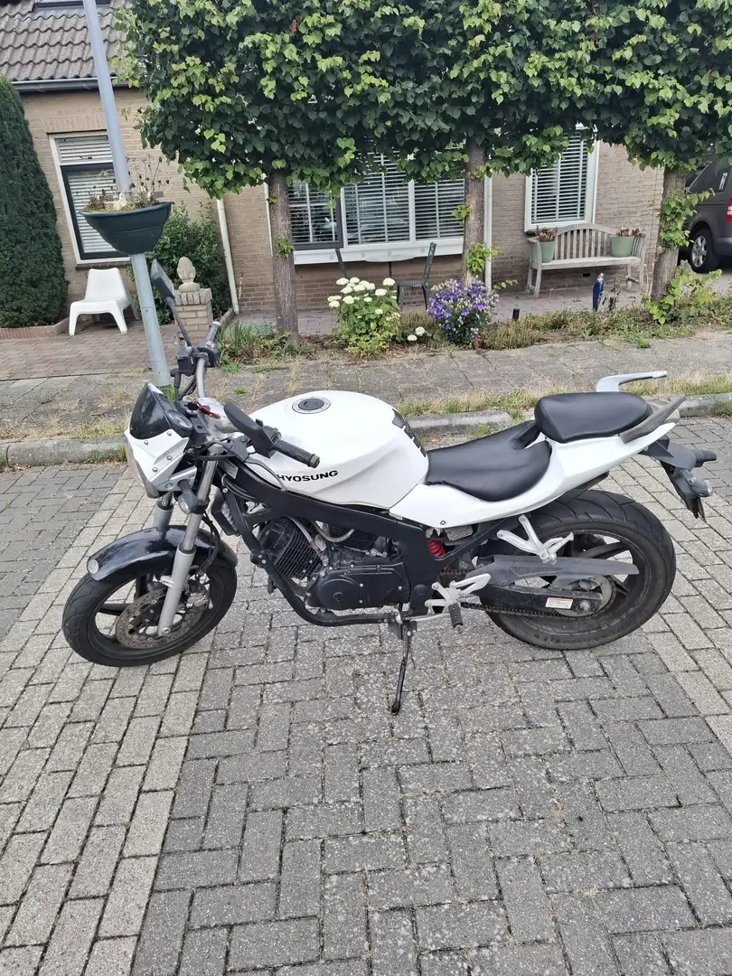 Hyosung Comet 125 Blanc - 1